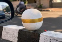 Seni dan Keamanan: Bola Beton di Trotoar Surabaya Bukan Sekadar Hiasan Jalan