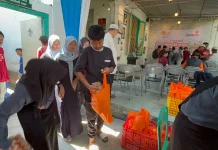 Ratusan Masyarakat Surabaya Antusias Hadiri Baksos Milad ke-24 LazisMU