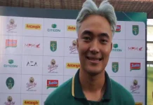Dua Musim Lagi Bersama Persebaya, Ernando Ari Siap Beri yang Terbaik