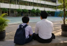 Dukungan Ayah Jadi Penyemangat di Hari Pertama Sekolah