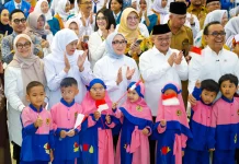Bersama Tiga Menteri, Gubernur Khofifah Canangkan MPLS Ramah 2026
