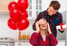 Jangan Terkecoh, Ini Beda Love Bombing dan Love Scam