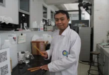 Kurangi Impor, Profesor ITS Kembangkan Material Komposit Berbasis Lokal