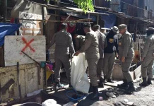 Pemkot Surabaya Tertibkan Lima Bangunan Liar di Jalan Jetis Kulon Pertolongan