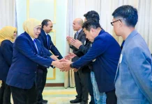 Khofifah Ajak Alumni UNAIR Perkuat Ekonomi Daerah