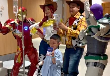 Meriahkan Hari Anak, Siloam Surabaya Hadirkan Karakter Hibur Pasien Cilik