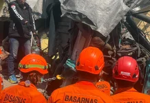 Sopir Truk Terjepit di Gempol Masih Tunjukkan Tanda Kehidupan