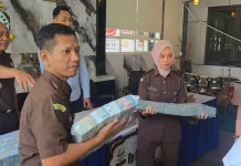 Kejari Surabaya Setor Uang Hasil Judi Online dan TPPU Rp9,05 Miliar ke Kas Negara
