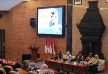UWKS Ajak Generasi Muda Bijak Bermedia lewat Seminar Literasi Nasional