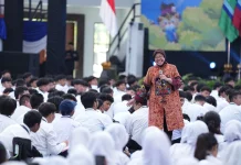 Risma Tanamkan Mental Pejuang kepada Mahasiswa ITS