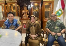 SMPN 1 Surabaya Jalani Sparing Mojokerto