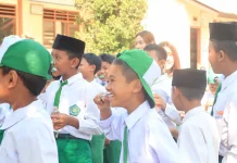 Membangun Generasi Sehat dari Cepokolimo lewat Dental Mission GERDES UNAIR