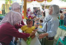 Para Ibu Antusias Manfaatkan Program Sahabat Posyandu di Toko Kalibutuh 3