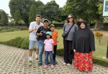 Wisata Candi Tikus Tarik Minat Turis Perancis Pelajari Sejarah Indonesia