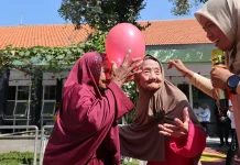 Meriah, Ratusan Lansia Griya Wreda Ikuti Lomba Agustusan