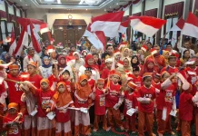 Gubernur Khofifah Ajak Anak Anak Rayakan Kemerdekaan Bersama