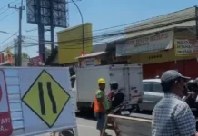 Pengerjaan Saluran Babatan Unesa, Pengendara Diimbau Waspada