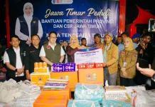 Gubernur Khofifah Salurkan 65,7 Ton Bantuan Gempa NTT