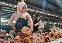 Maulid Nabi Dongkrak Harga Ayam di Pasar Porong