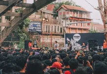 Dongker Sukses Gelar “Melankolia di Kolong” Jogja : Musik dan Solidaritas Berpadu