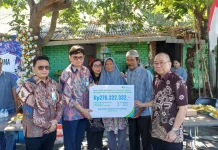BPJS Ketenagkerjaan Serahkan Santunan Kepada Korban Laka di Alun-Alun Surabaya