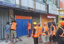 Selamatkan Aset Negara, KAI Daop 8 Tertibkan Ruko di Jalan Semarang Surabaya