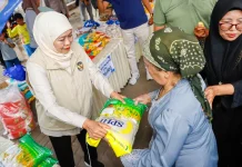 Ringankan Beban Warga, Gubernur Khofifah Gelar Pasar Murah di Pasuruan