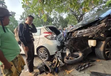 Tabrakan Beruntun di Jalan Menur Pumpungan, Pengemudi Alphard Dihajar Massa