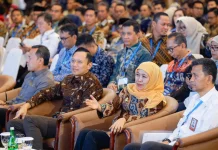 Gubernur Khofifah Paparkan Permata Jatim Tangani Kawasan Kumuh Terpadu