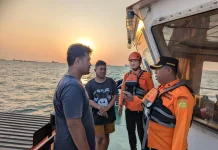 Delapan ABK Kapal Tenggelam di Bawean Dievakuasi Selamat