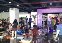 Puluhan Siswa Lotus Meriahkan Pameran Lukisan SBY lewat Melukis On the Spot