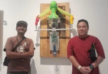 Tampilkan Seni Kinetik “Masuk Telinga Kanan Keluar Telinga Kiri" di Art Sub