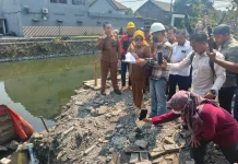 Wabup Sidoarjo Temukan Besi Tak Sesuai Spek Proyek