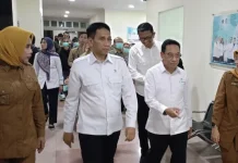 Wamenkes Tinjau Penguatan Layanan TBC di Sidoarjo