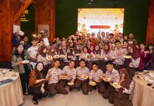Pancake Jadi Kanvas, Siswa SMALB Berkarya Motif Batik