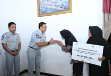 Jasa Raharja Serahkan Santunan Tiga Korban KM Virgo Transport 8