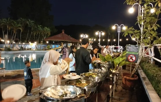 Bukber Nuansa Pegunungan, Strategi Grand Whiz Trawas Jaga Omzet