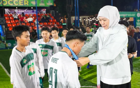 Gubernur Khofifah Hadiri Final Marbot Soccer League Ramadan