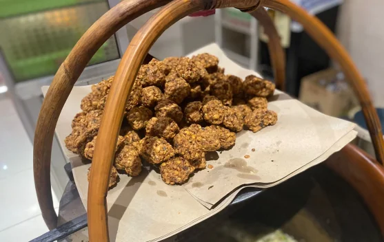 Lentho Surabaya: Jajanan Legendaris yang Tetap Eksis