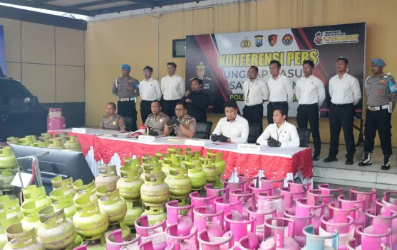 Polisi Bongkar Sindikat Elpiji Oplosan di Sidoarjo