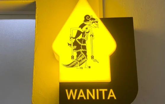 Sentuhan Budaya di Ruang Publik: Wayang Kulit Jadi Ikon Penunjuk