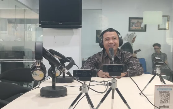 Dosen Disabilitas UNAIR Raih Gelar Doktor dengan IPK Sempurna