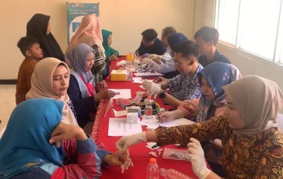 Universitas Hang Tuan Surabaya Gelar Pemeriksaan Diabet Gratis