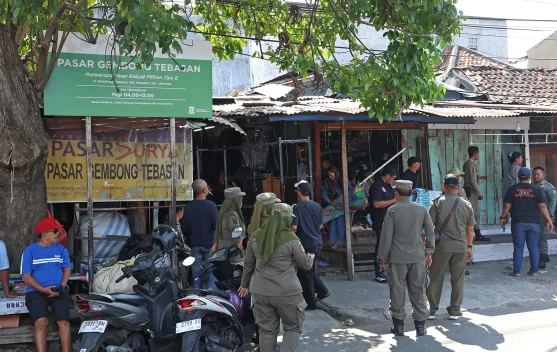 Pemkot Surabaya Siapkan 2.700 Stan Gratis untuk Pedagang Pasar Tumpah