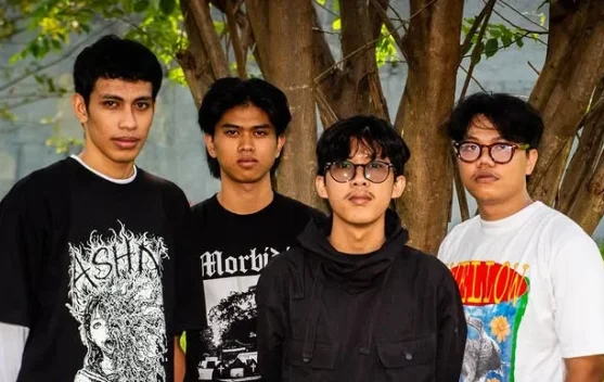 SWIMSIDE Mengeluarkan Debut Single lewat "Summer, Found You!"