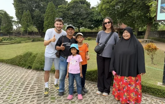 Wisata Candi Tikus Tarik Minat Turis Perancis Pelajari Sejarah Indonesia