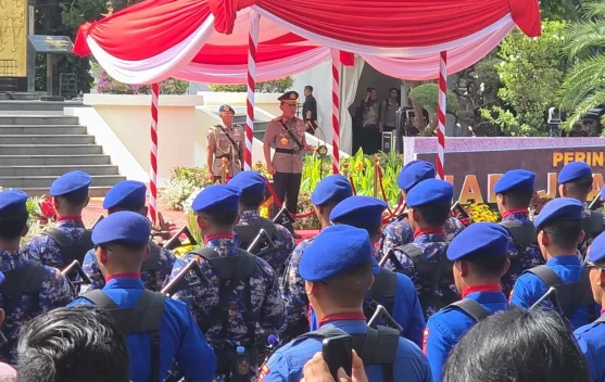 Penuh Khidmat, Kapolri Pimpin Hari Juang Polri di Surabaya