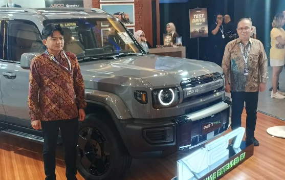iCAR Perkenalkan V23 dan V27 di GIIAS Surabaya