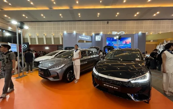 BYD M6 DM Hadirkan Pilihan Mobilitas Keluarga di GIIAS Surabaya 2026