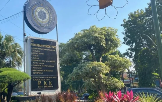 Mengenal Tugu 10 Program Pokok PKK Darmo, Penjaga Nilai Keluarga di tengah Surabaya
